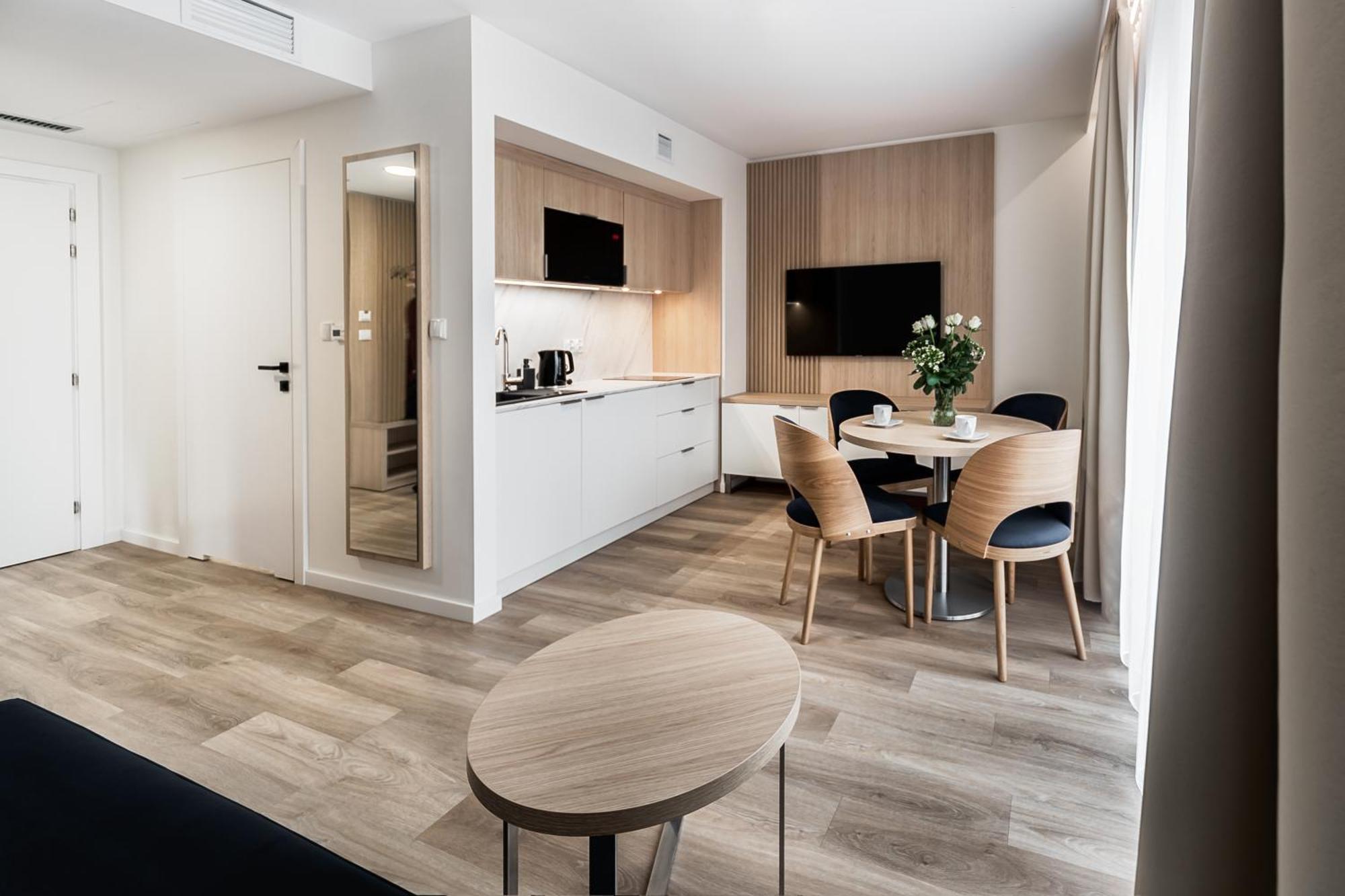 Aurum Aparthotel - Nowe Apartamenty Blisko Plazy - Neue Appartements In Strandnaehe ชวีโนวิชแจ ภายนอก รูปภาพ